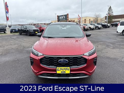 Used 2023 Ford Escape ST-Line w/ Tech Pack #1 AWD/4WD image 4