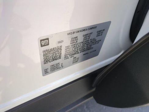 Used 2025 Chevrolet TrailBlazer LT AWD/4WD image 34