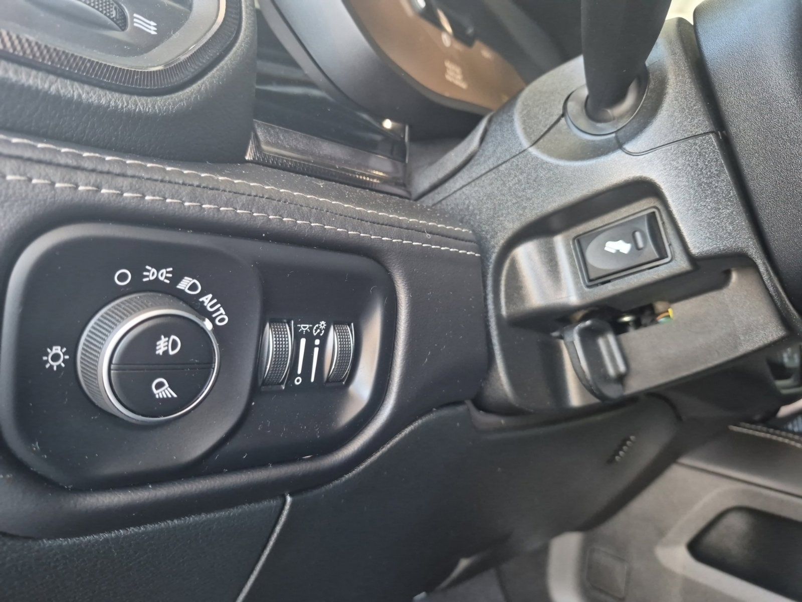 Used 2025 RAM 2500 Rebel w/ Rebel Level 2 Equipment Group AWD/4WD image 14