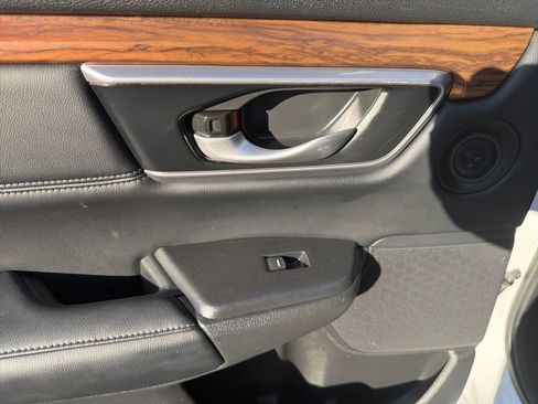 Used 2019 Honda CR-V Touring image 32