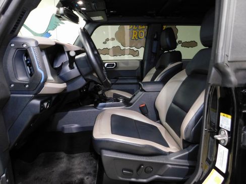 Used 2024 Ford Bronco Wildtrak image 32