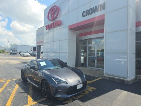Used 2024 Toyota GR86 Premium RWD image 1