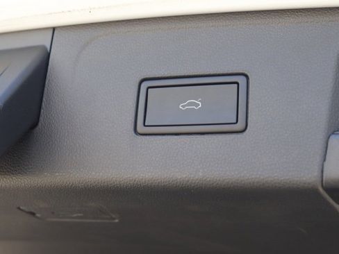 Used 2024 Volkswagen Atlas Peak Edition SE image 6