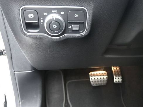 Used 2026 Mercedes-Benz GLB 250 image 16