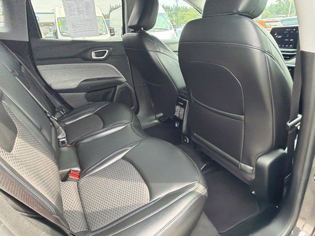 Used 2022 Jeep Compass Latitude AWD/4WD image 12