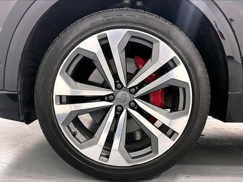 Used 2019 Audi Q8 Prestige AWD/4WD image 8