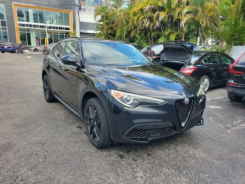 Used 2021 Alfa Romeo Stelvio Sprint w/ Nero Edizione RWD image 5