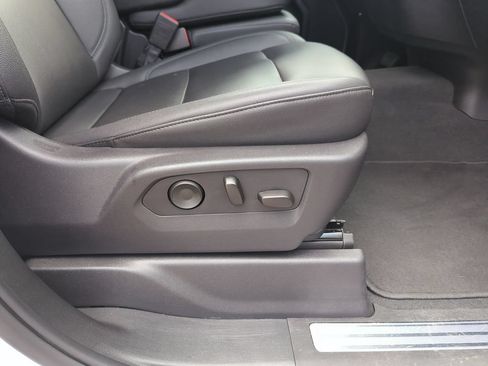 Used 2024 GMC Sierra 1500 SLT AWD/4WD image 34