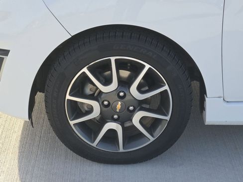 Used 2014 Chevrolet Spark LT image 11