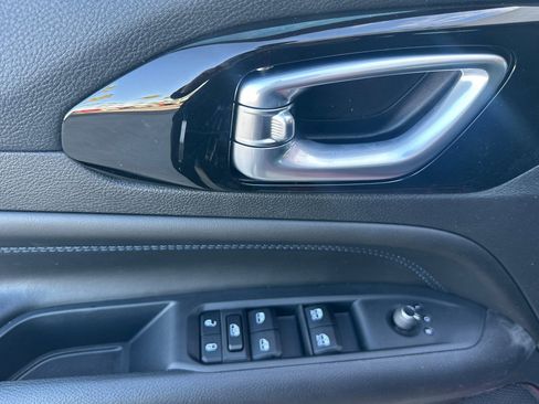 New 2026 Jeep Compass Latitude image 8