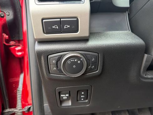 Used 2020 Ford F150 Lariat w/ Equipment Group 502A Luxury AWD/4WD image 12