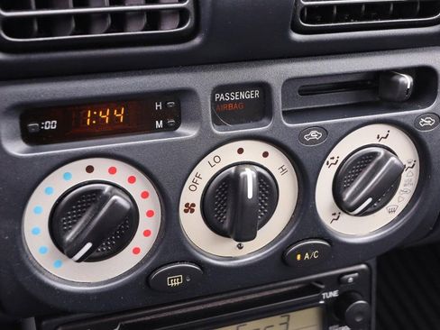 Used 2000 Toyota MR2 image 14