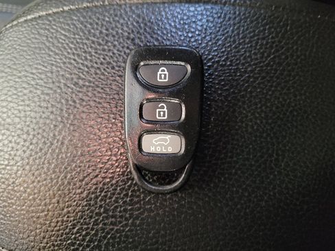 Used 2016 Hyundai Veloster w/ Option Group 02 FWD image 32