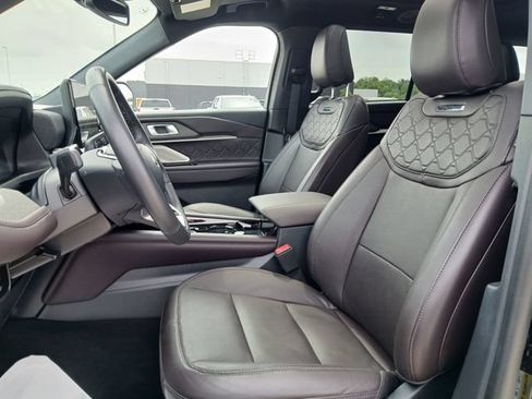 Used 2025 Ford Explorer Platinum w/ LUX Leather Package AWD/4WD image 10
