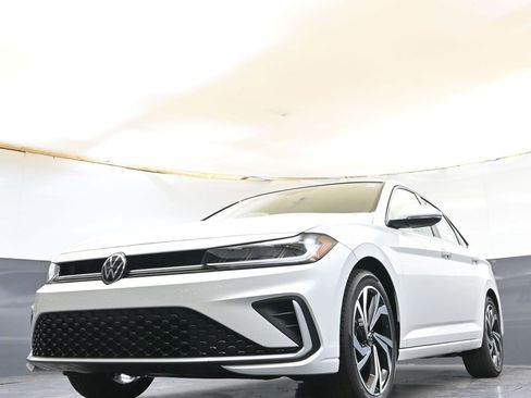 New 2026 Volkswagen Jetta SEL image 40