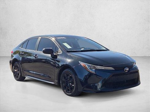 Used 2021 Toyota Corolla LE FWD image 3