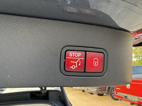 Used 2017 Mercedes-Benz GLS 450 4MATIC image 39