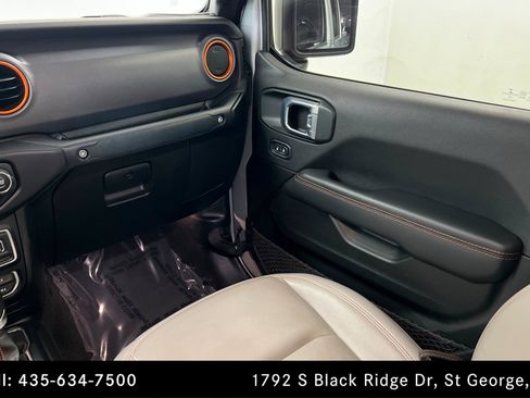 Used 2022 Jeep Gladiator Mojave w/ LED Lighting Group image 10