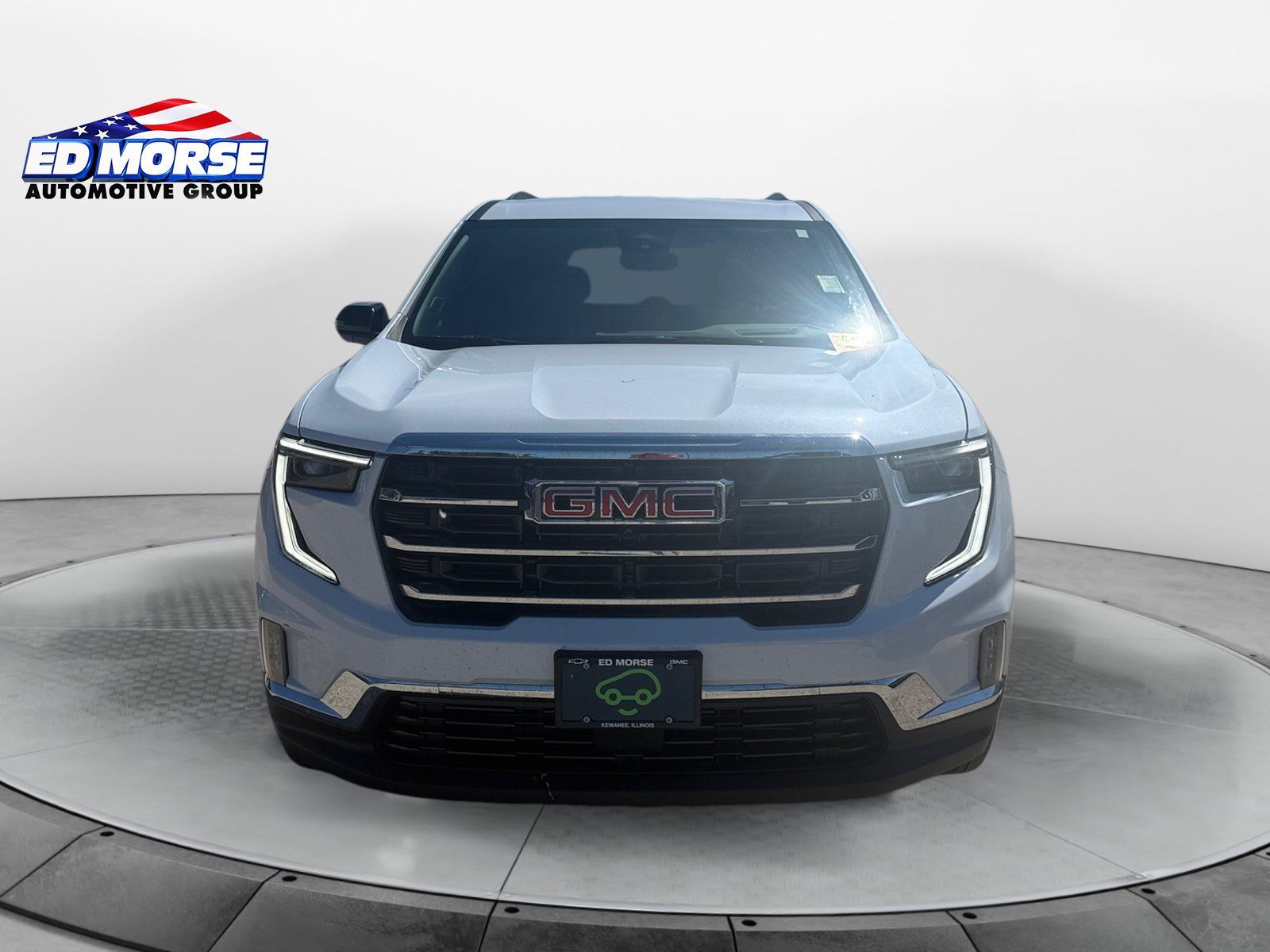 Certified 2026 GMC Acadia Elevation w/ Elevation Premium Package AWD/4WD image 8