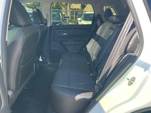 Certified 2024 Nissan Rogue Platinum w/ Platinum Premium Package AWD/4WD image 9