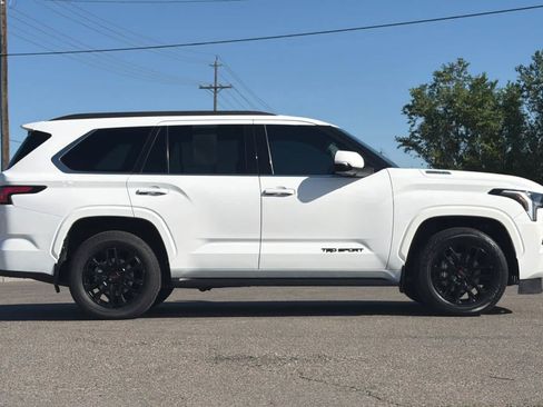 Used 2023 Toyota Sequoia SR5 w/ SR5 Premium Package AWD/4WD image 8