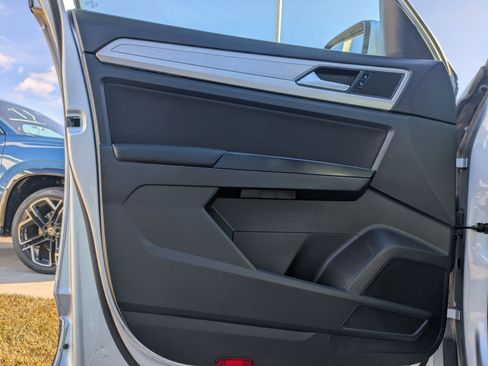 Used 2018 Volkswagen Atlas S image 14