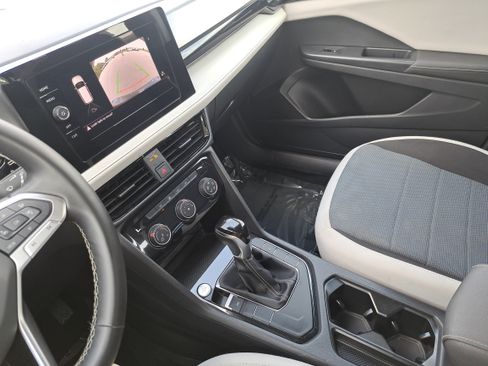 Certified 2025 Volkswagen Taos S FWD image 25