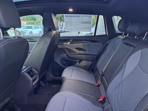 New 2026 Volkswagen Tiguan SE R-Line FWD image 4
