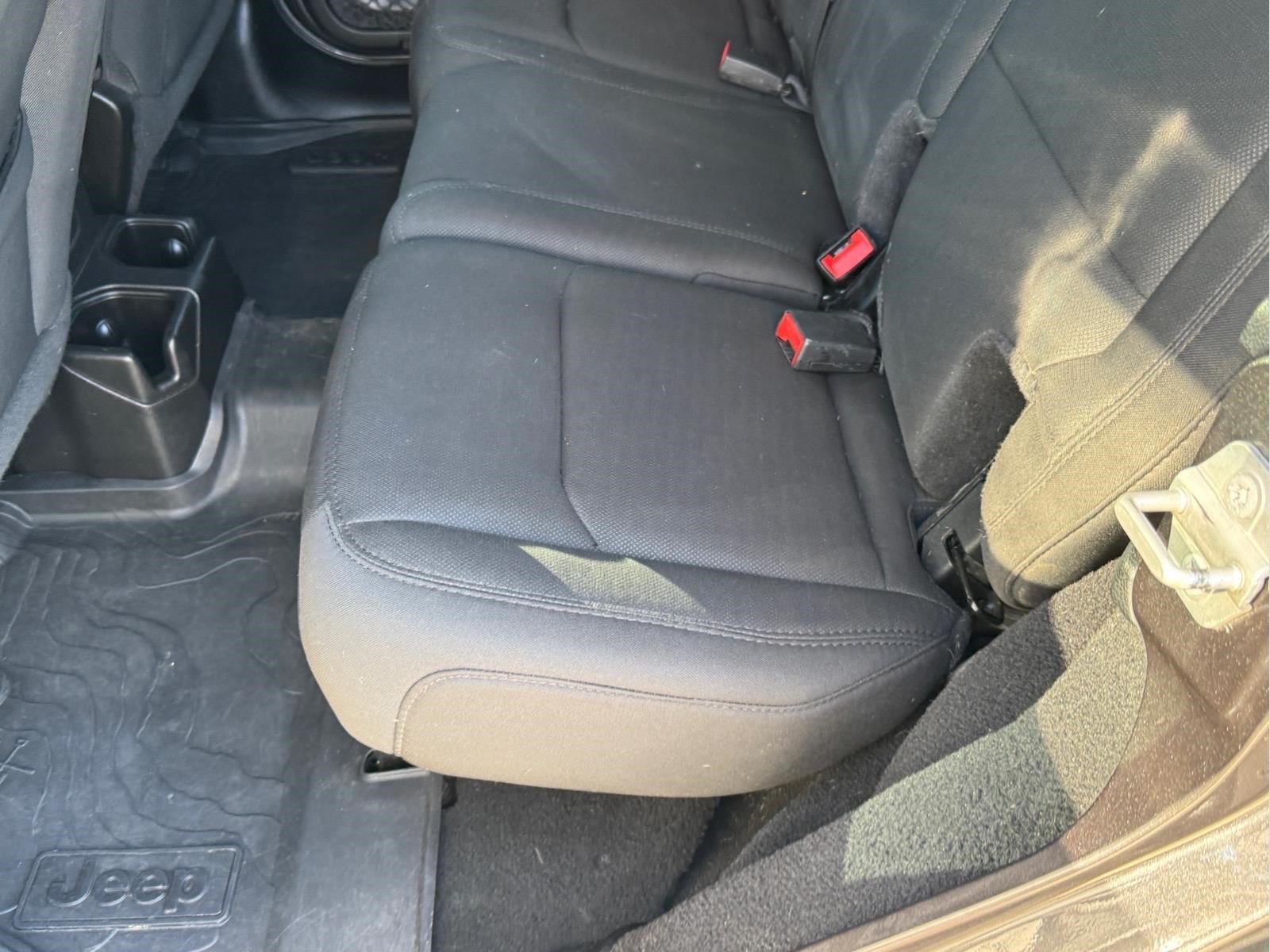 Used 2021 Jeep Wrangler Unlimited Sport AWD/4WD image 13