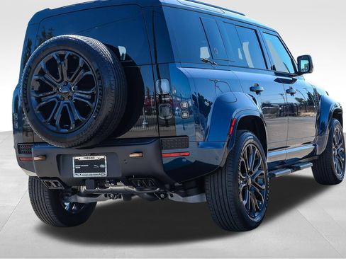 New 2026 Land Rover Defender 110 AWD/4WD image 5