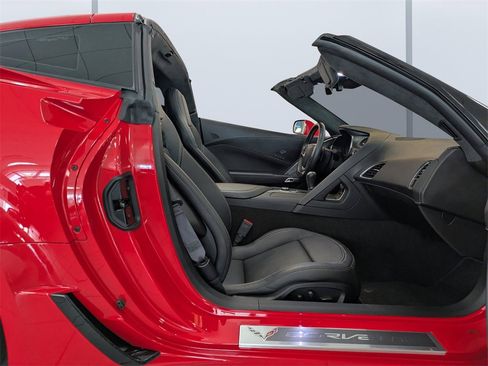 Used 2015 Chevrolet Corvette Z06 w/ 3LZ Preferred Equipment Group image 13