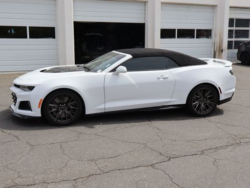 Used 2022 Chevrolet Camaro ZL1 image 7