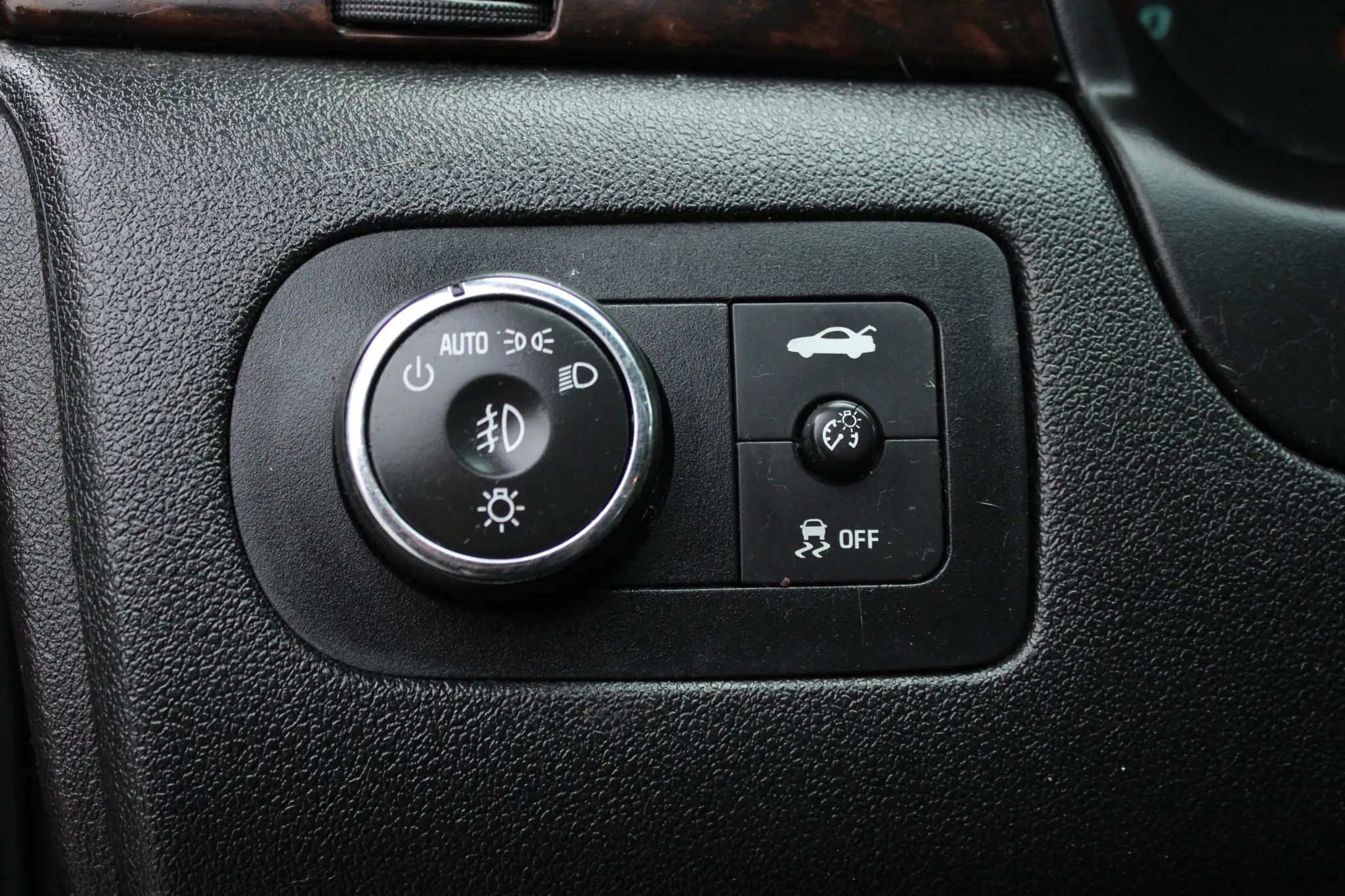 Used 2016 Chevrolet Impala LTZ FWD image 14