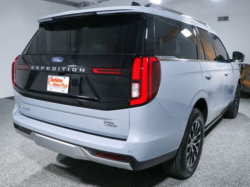 Used 2025 Ford Expedition Platinum AWD/4WD image 7