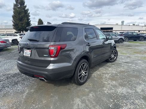 Used 2017 Ford Explorer Sport w/ Equipment Group 401A image 5