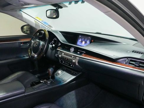 Used 2015 Lexus ES 350 w/ Premium Package FWD image 24