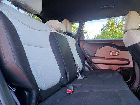 Used 2014 Kia Soul image 11
