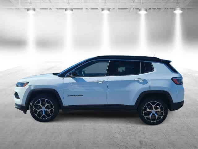 Used 2024 Jeep Compass Limited AWD/4WD image 5