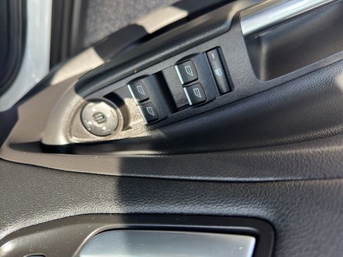 Used 2018 Ford C-MAX SE FWD image 13