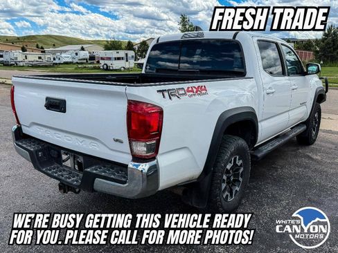 Used 2017 Toyota Tacoma TRD Off-Road w/ Tow Package (A/T) AWD/4WD image 2