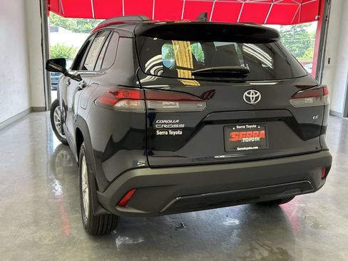 Used 2026 Toyota Corolla Cross LE w/ Moonroof Package FWD image 5