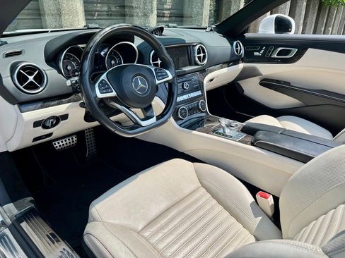 Used 2017 Mercedes-Benz SL 550 image 21