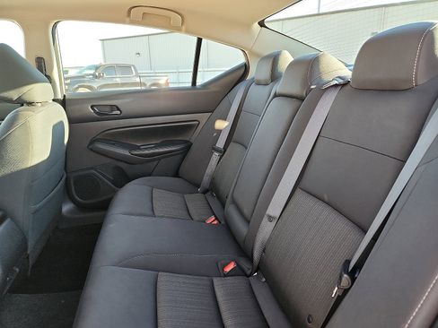 Used 2024 Nissan Altima 2.5 SV image 10