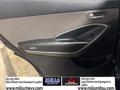 Used 2019 Hyundai Santa Fe XL SE image 11