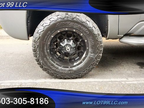 Used 2002 Chevrolet Avalanche 4x4 w/ North Face Edition image 3