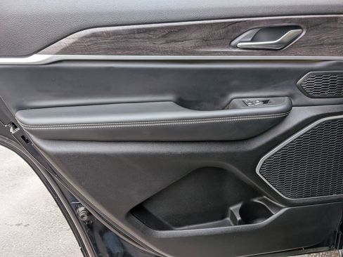 Certified 2021 Jeep Grand Cherokee L Limited image 29