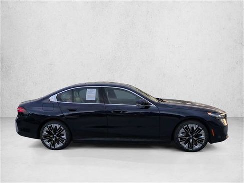 Certified 2026 BMW i5 eDrive40 RWD image 4