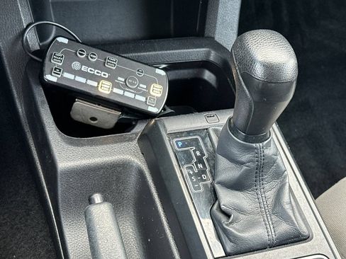 Used 2023 Toyota Tacoma SR AWD/4WD image 21