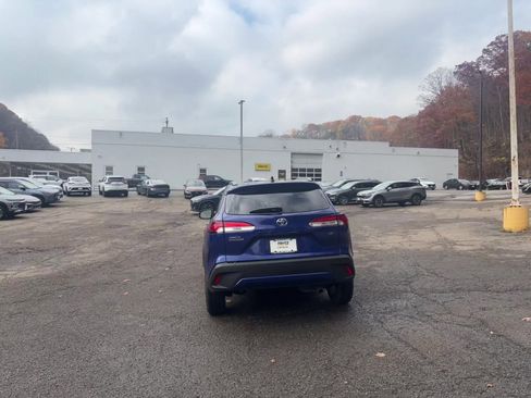Used 2025 Toyota Corolla Cross LE image 16