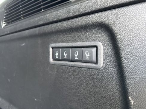 Used 2024 Jeep Wagoneer L Series III w/ Flexible Seating Group image 8